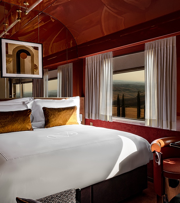 La Dolce Vita Orient Express train room view