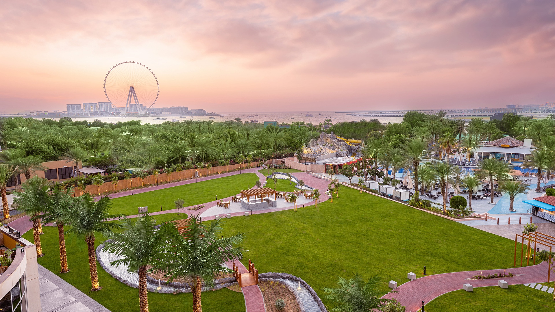 Al Habtoor Grand Resort, Autograph Collection outdoor