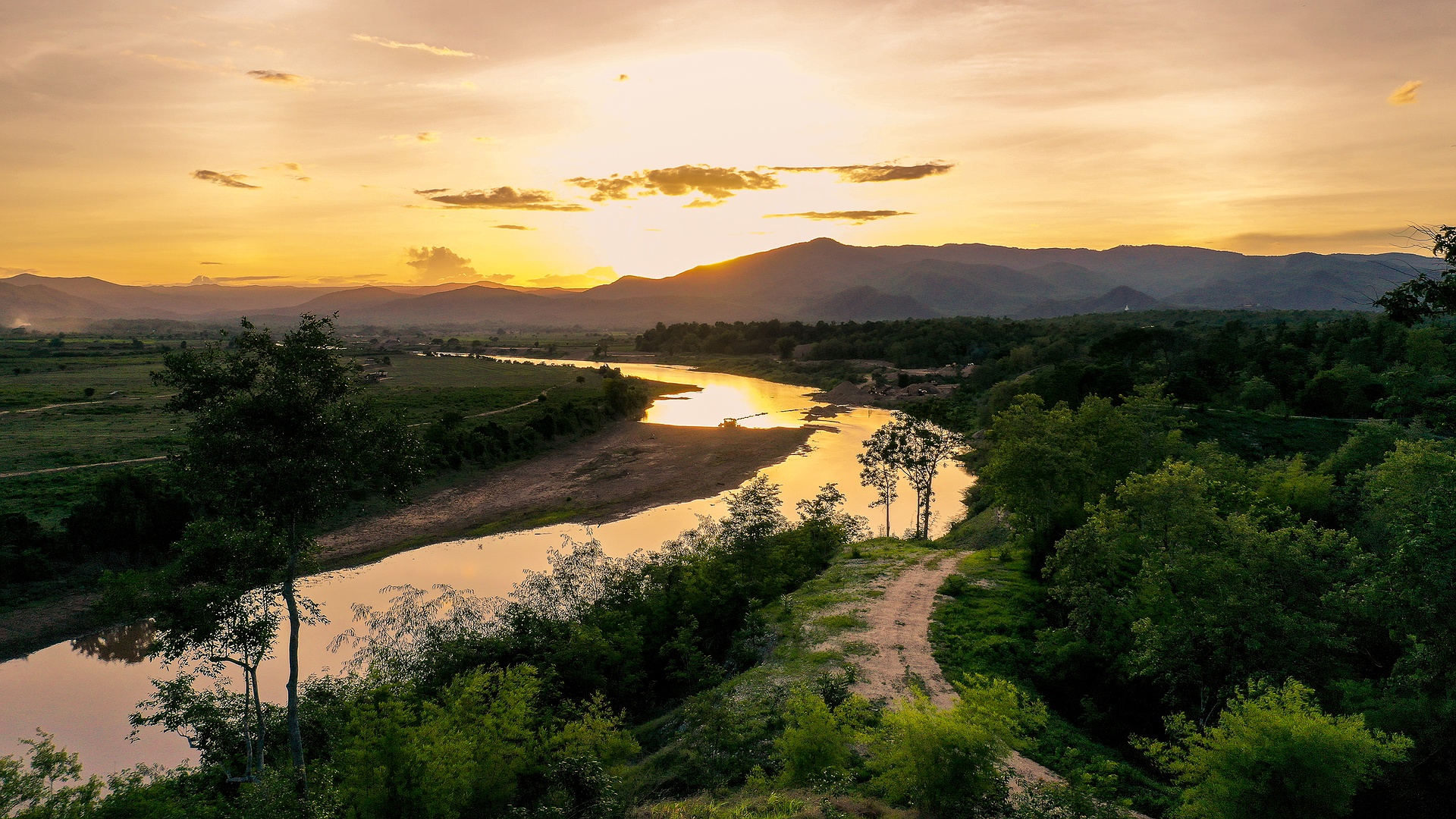 scenic landscape surrounding The Bush Camp Chiang Mai