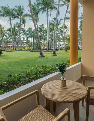 the Iberostar Waves Punta Cana and Iberostar Waves Dominicana resorts located on Bávaro Beach in Punta Cana
