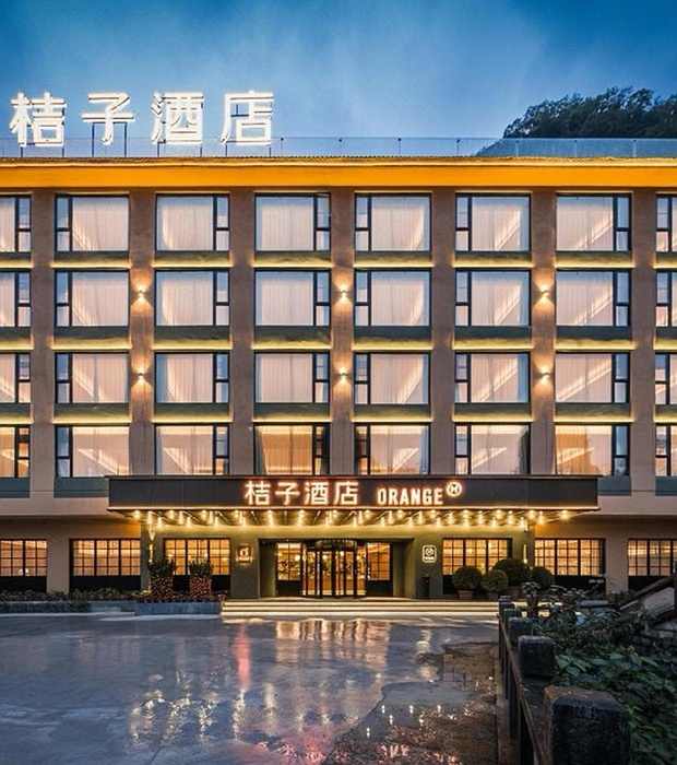 Yangshuo Crystal Orange hotel front view