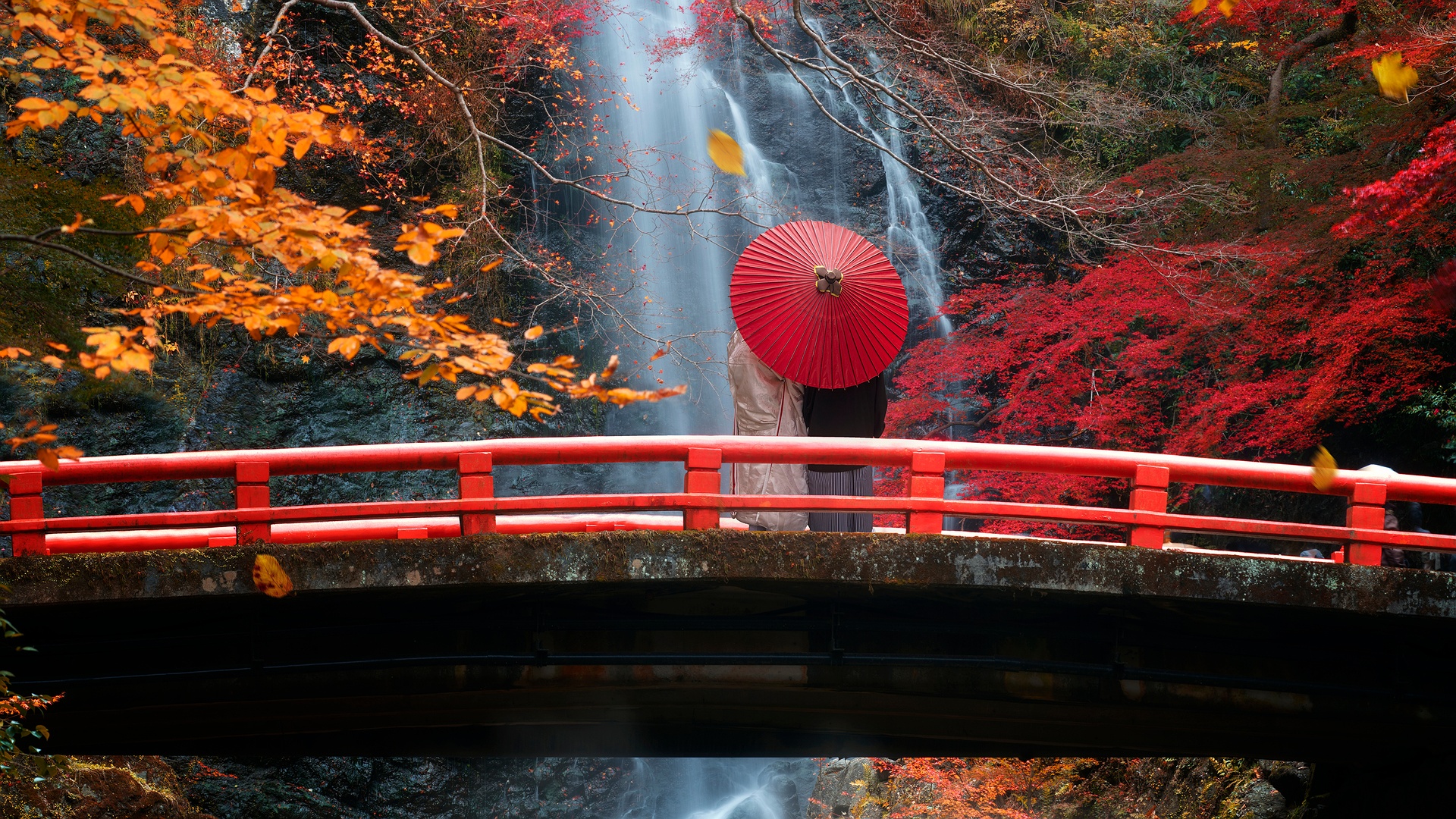 Minoh Falls (箕面滝, Minoo Taki)