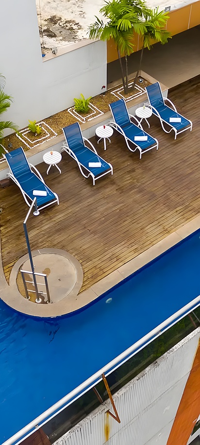 the rooftop swimming pool at the Blue Tree Premium Manaus hotel in Brazil.